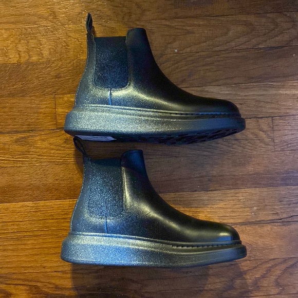 Alexander McQueen's Treadslick Chelsea Black/Pastel Sky Blue - Worn Once - Picture 6 of 16